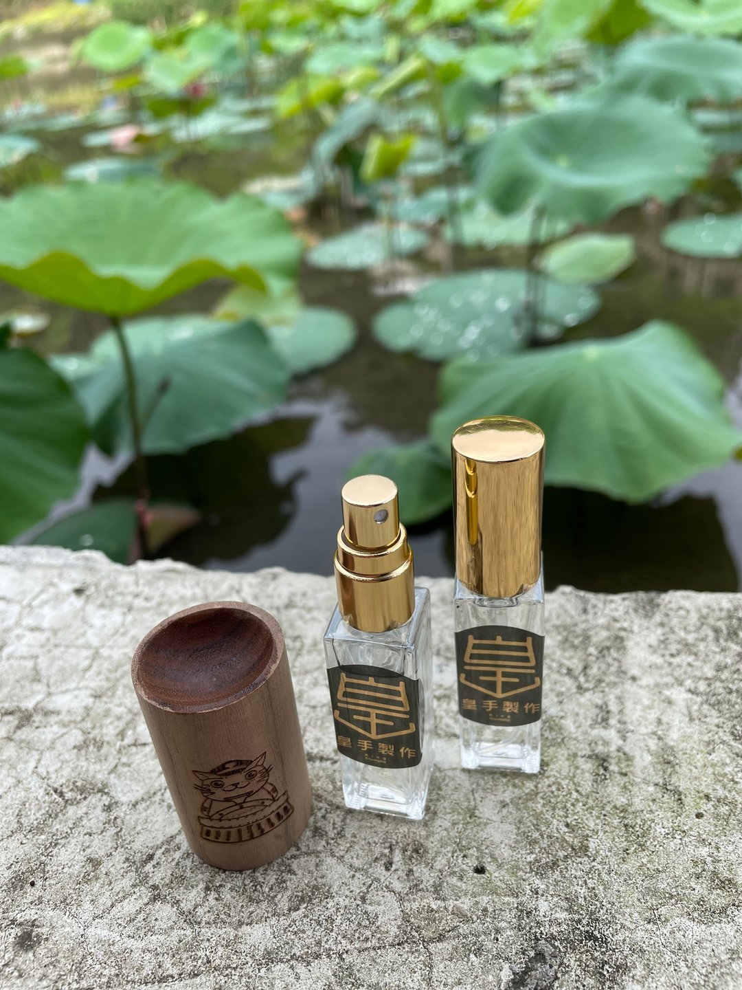 【皇手制作】台湾顶级柠檬香桧木香氛喷雾/台湾桧木根料香氛喷雾 - 香薰/精油/线香 - 木头 透明