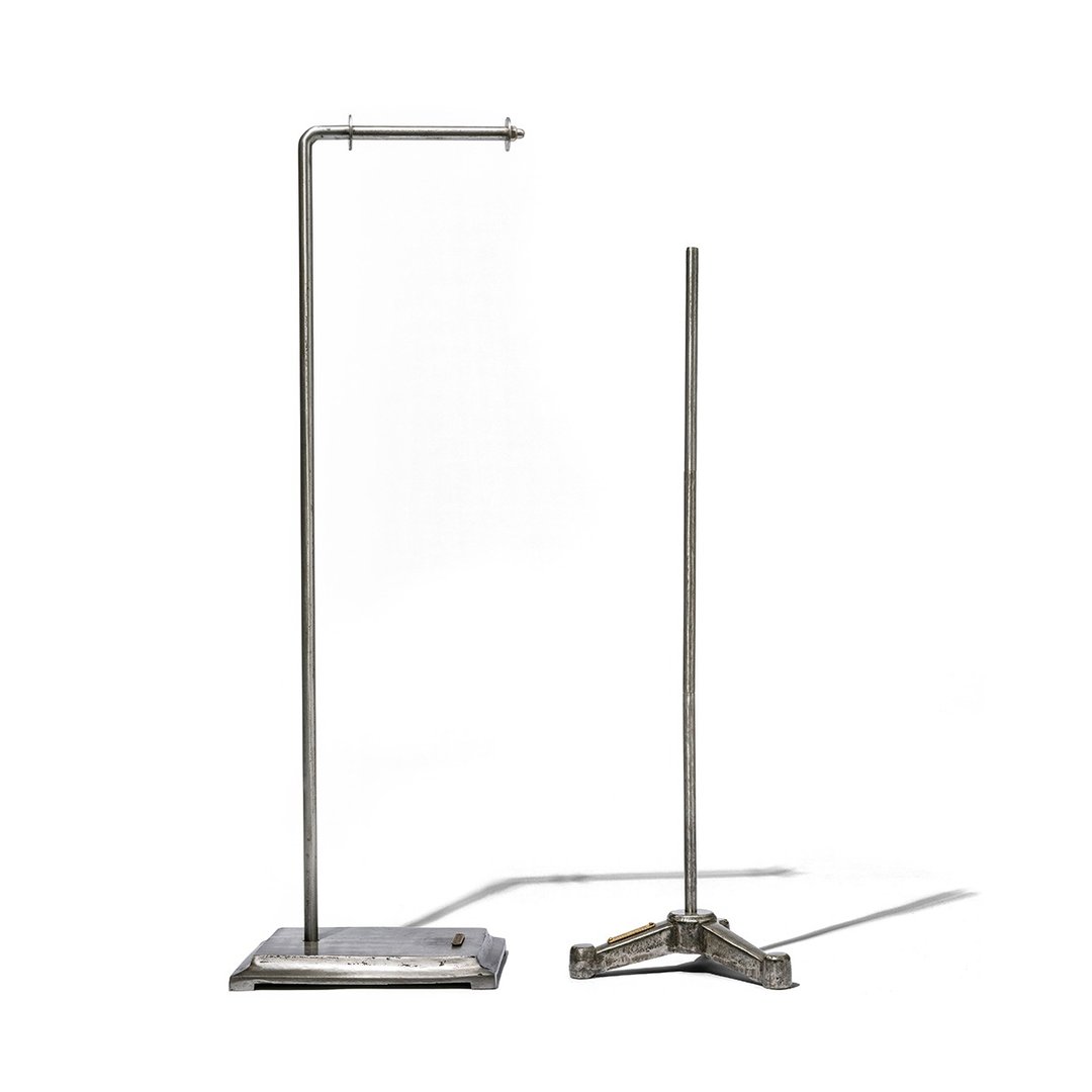 TOILET PAPER HOLDER Natural 复古弯角/直立钢制卷纸纸架-工业银 - 纸巾盒 - 其他金属 银色