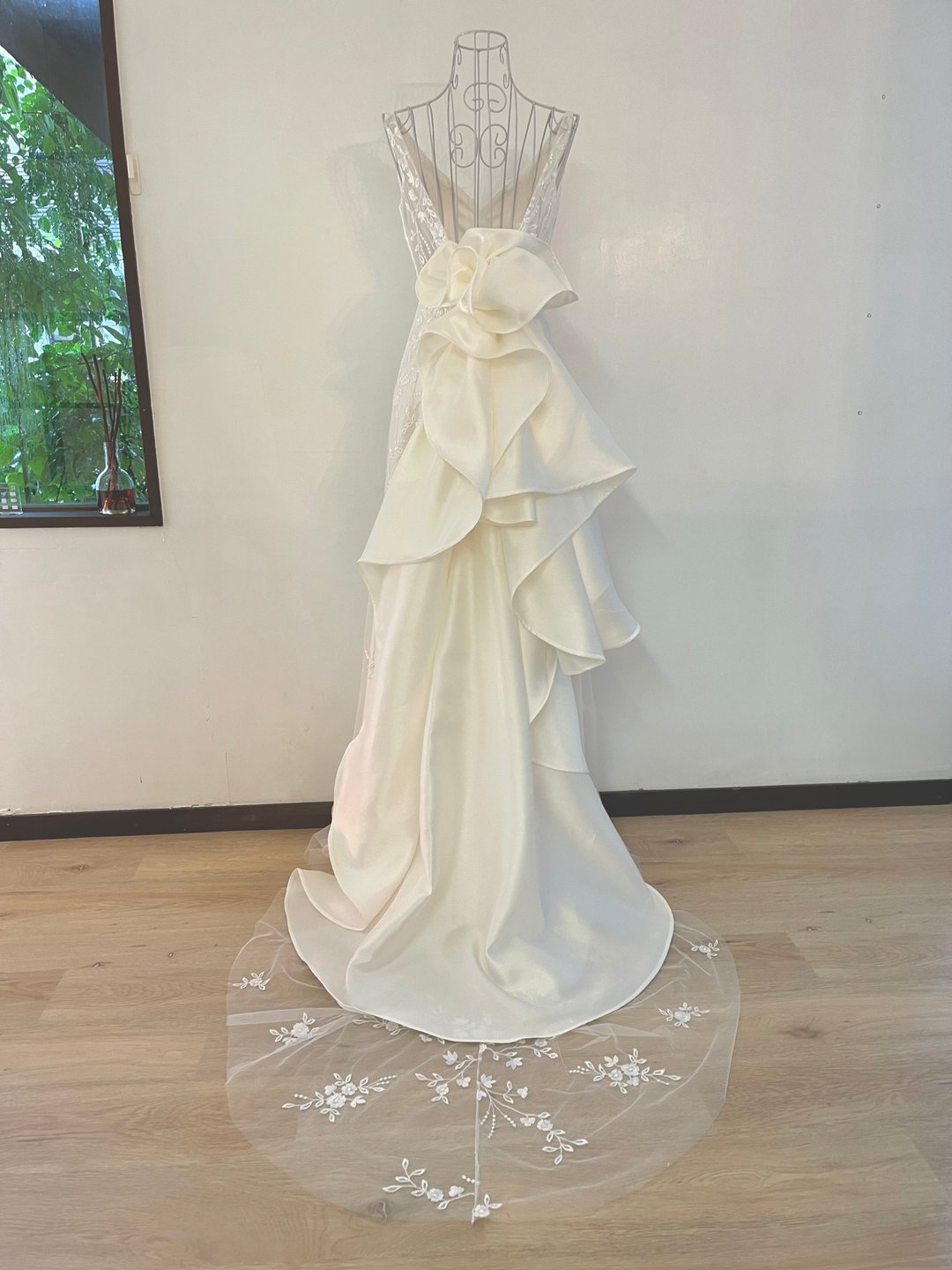 3D Mikado 荷叶边后摆 - 晚装/礼服 - 其他材质 