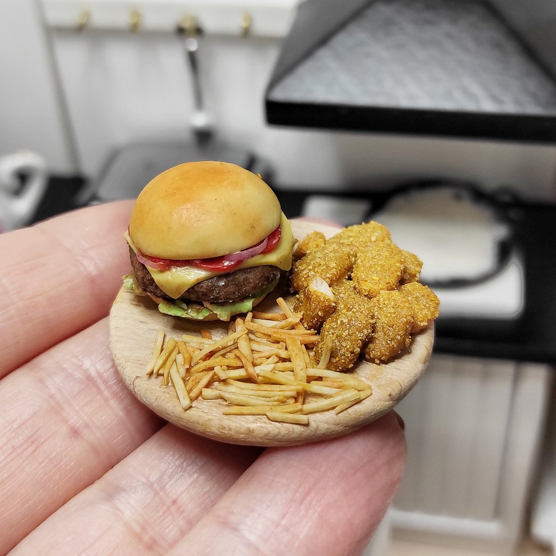 Fast food made of polymer clay - burger for dolls - fries for dolls, dollhouse - 玩具/玩偶 - 粘土 