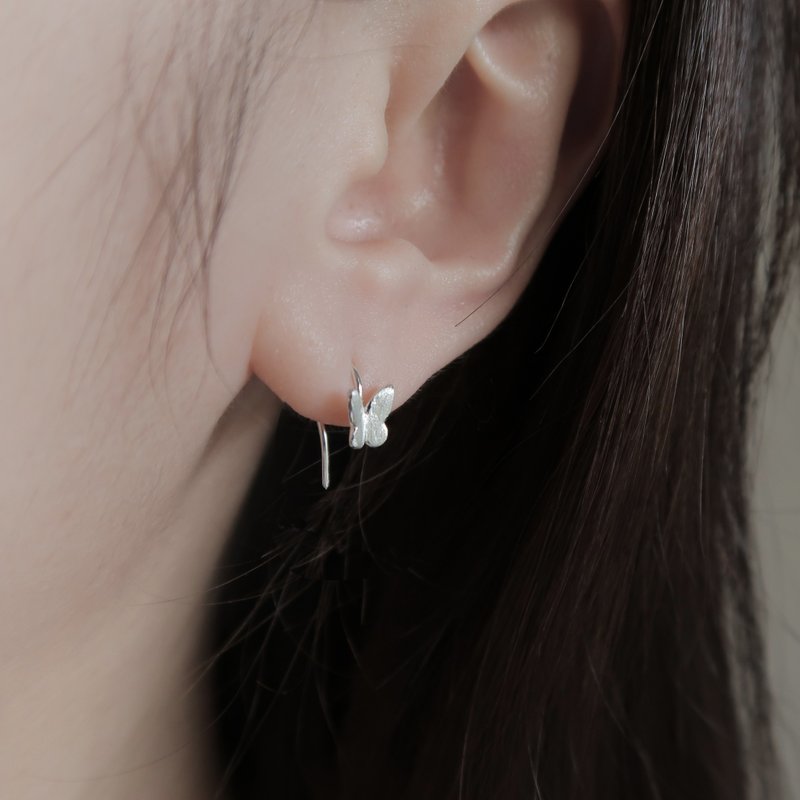 925纯银 迷你小蝴蝶 U型 小耳勾 耳环 一对 免费送礼包装 - 耳环/耳夹 - 纯银 白色