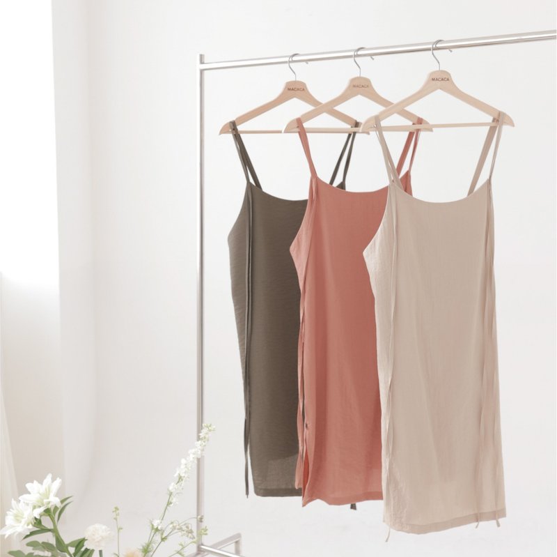 【MACACA】缀香草背心裙 - BKE8344 养生姜 - 裙子 - 尼龙 卡其色