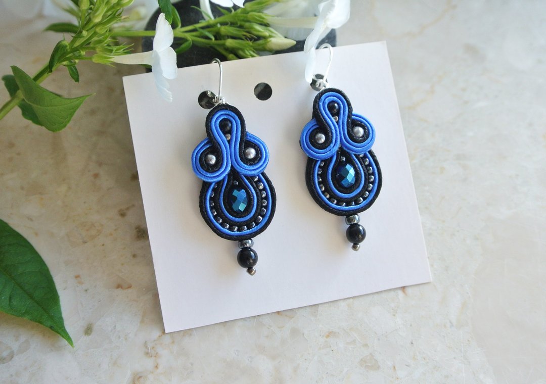 Blue Earrings beaded embroidered soutache long bohemian dangle boho textile - 耳环/耳夹 - 其他金属 蓝色