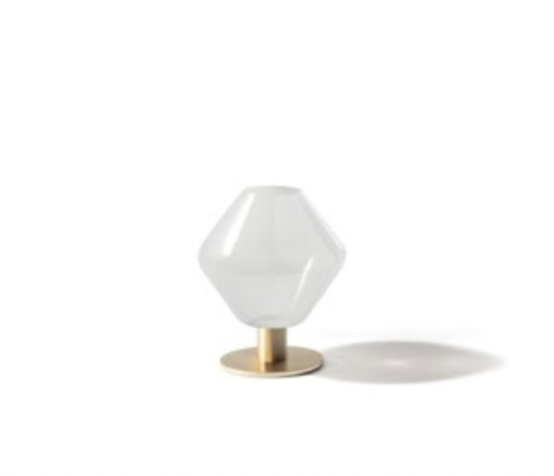 Happy Planet Exagon 烛台_白色玻璃 黄铜底座 - 蜡烛/烛台 - 玻璃 白色