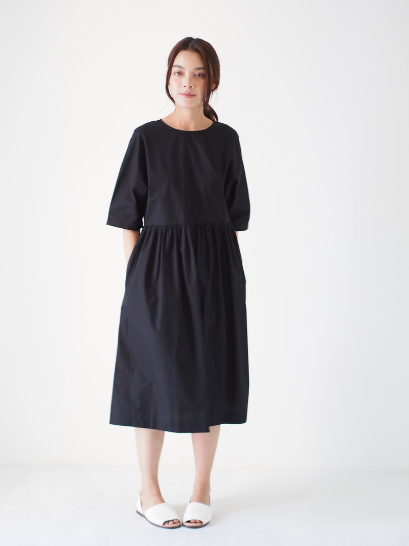 ManiBleu Bat Wing Frill Dress - Black - 洋装/连衣裙 - 棉．麻 黑色
