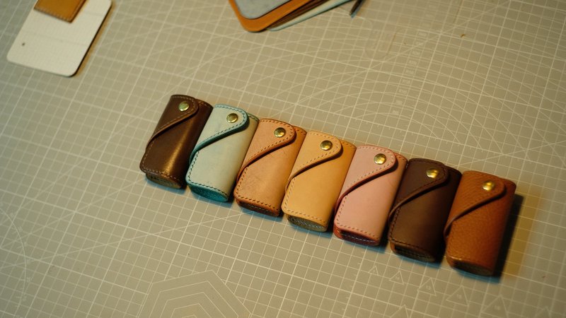 手工皮革－ 微曲线锁匙包 钥匙套 Curvy Key Holder Key Case - 钥匙链/钥匙包 - 真皮 蓝色