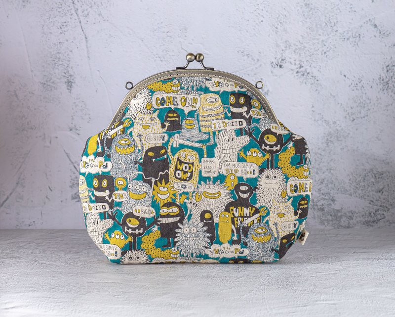 【小怪兽大集合】复古金属口金包#随身包#可爱 - 侧背包/斜挎包 - 棉．麻 多色