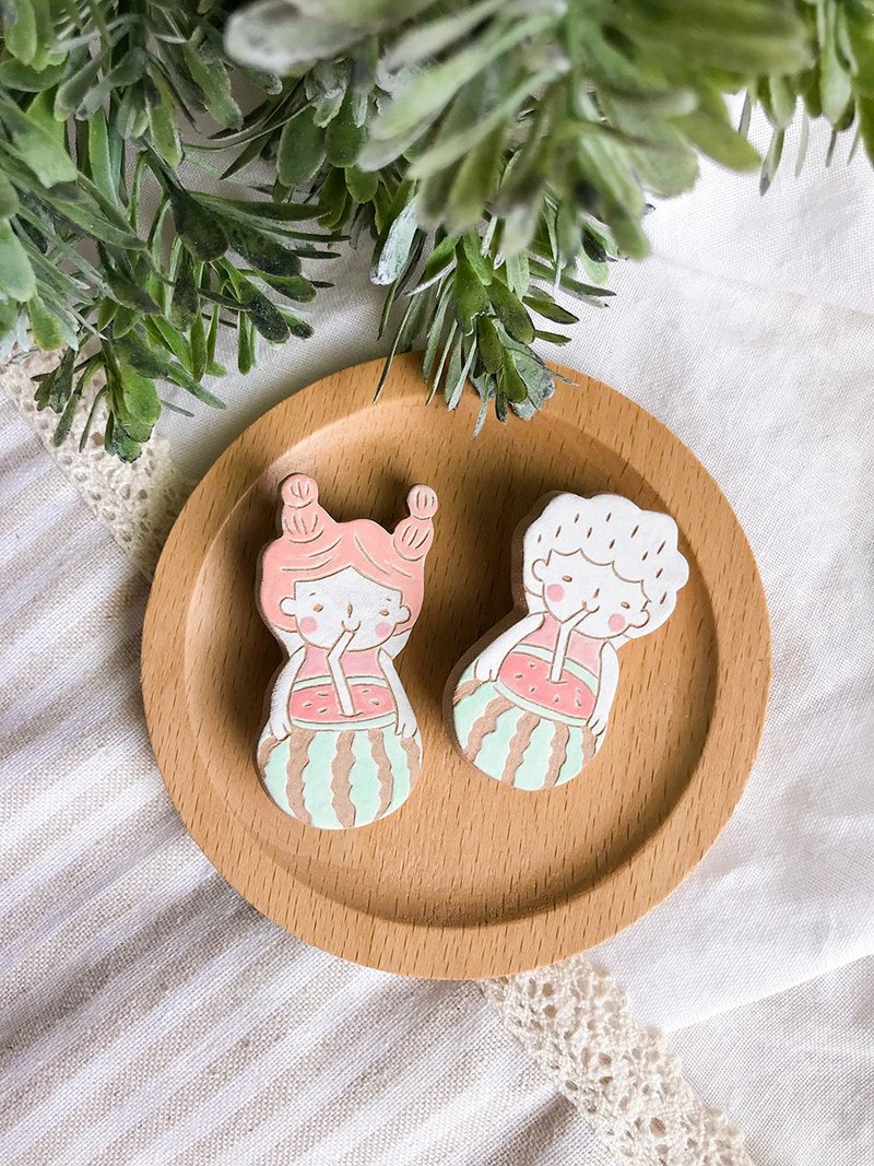 小女孩吃西瓜 别针 - 胸针 - 陶 