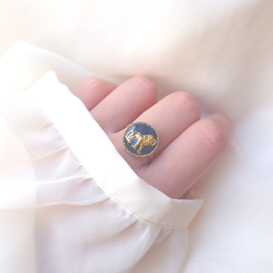 Vintage Lion Circle Ring No.02 (Navy Free Size) - 戒指 - 树脂 蓝色