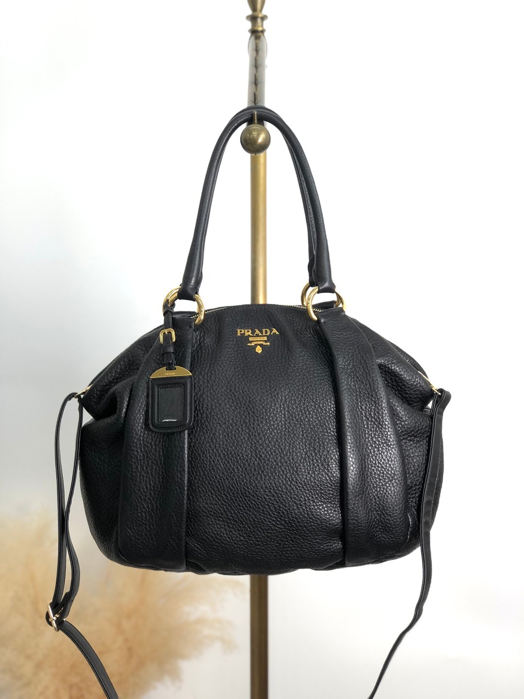 [日本直送，全新二手包] PRADA 普拉达黑2 向手提包 带标志，皮革，复古，旧款，beb8nm - 手提包/手提袋 - 真皮 黑色