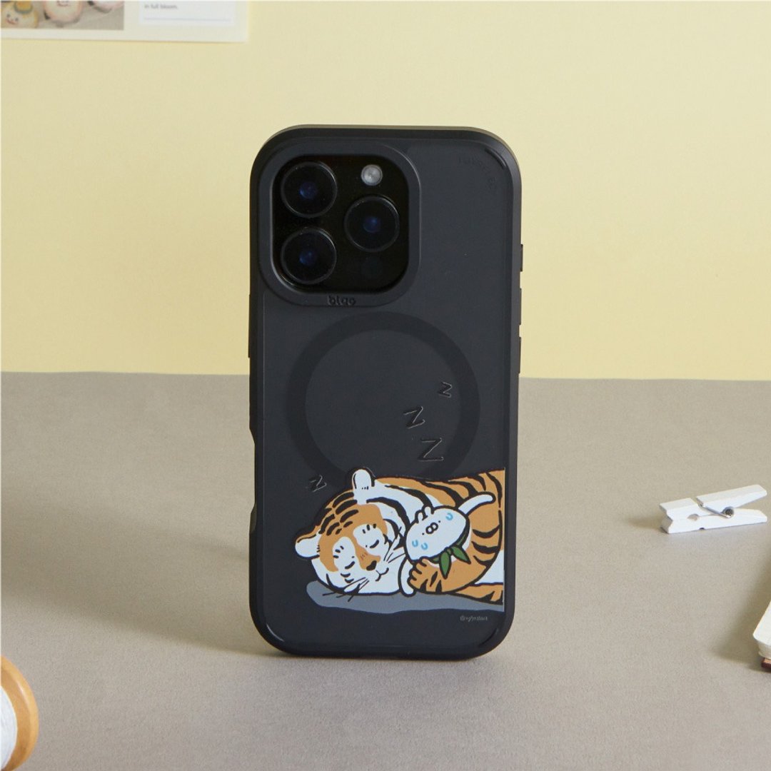 丑白兔老虎拥抱极光雾透MagSafe iPhone手机壳 - 手机壳/手机套 - 塑料 多色