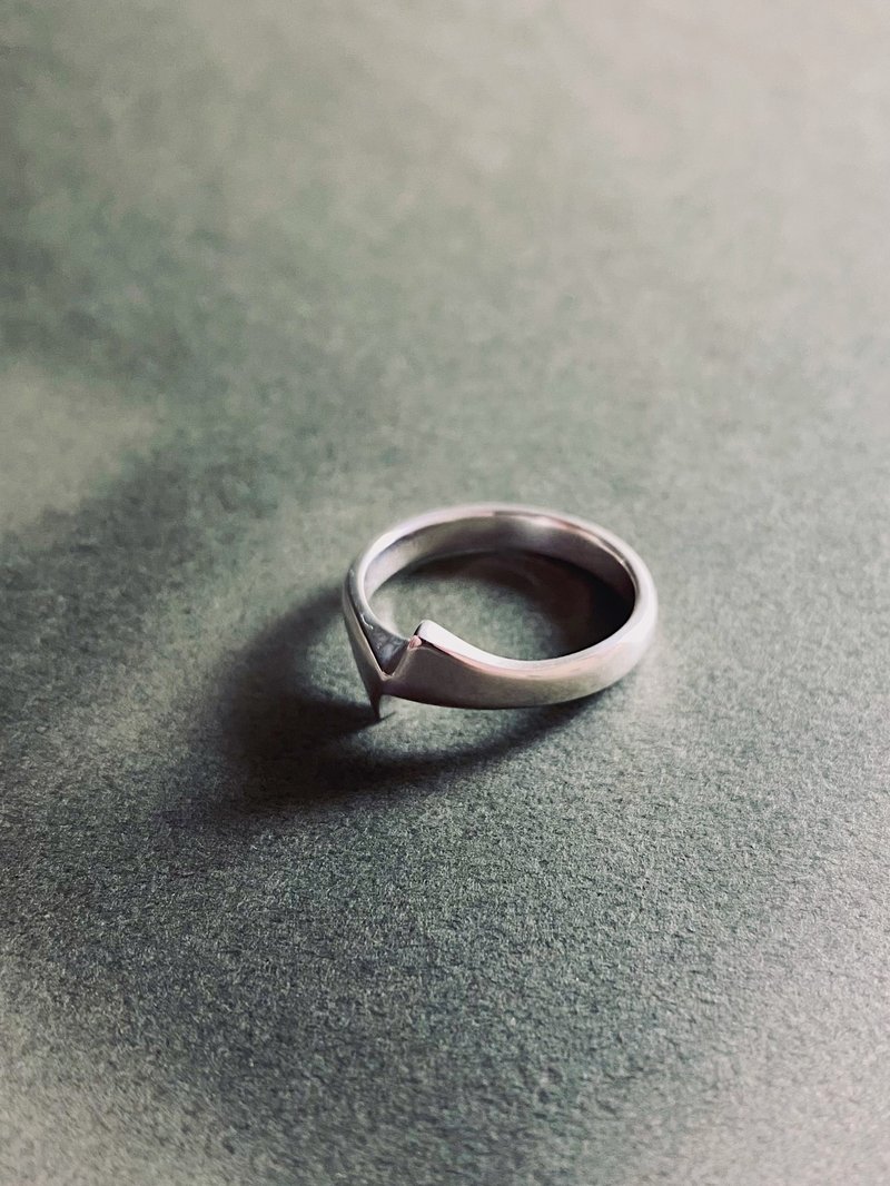 轻轻听 / 交错十字戒指 - 戒指 - 纯银 银色