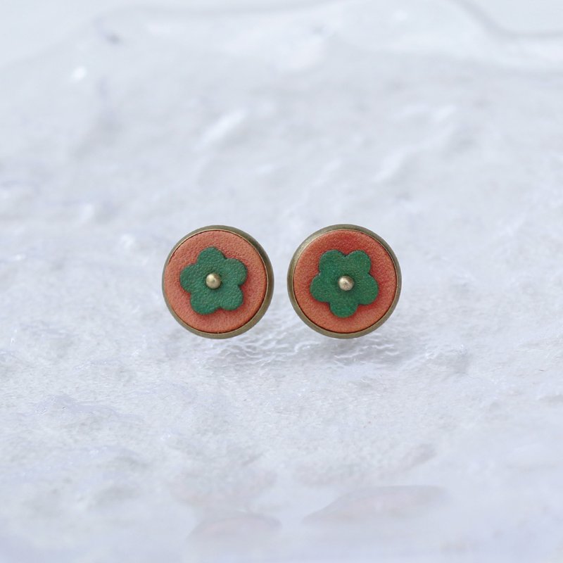 06:46 AM 一些放进花瓶 / 柿子色 - 皮革耳环/黄铜耳环/耳针耳夹 - 耳环/耳夹 - 真皮 橘色