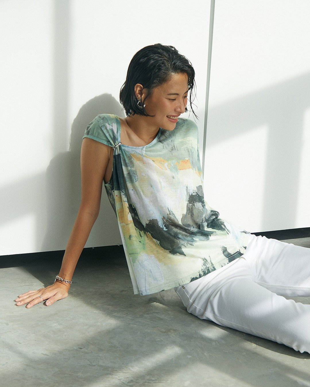 Printed one-sleeve T-shirt - 女装 T 恤 - 聚酯纤维 绿色