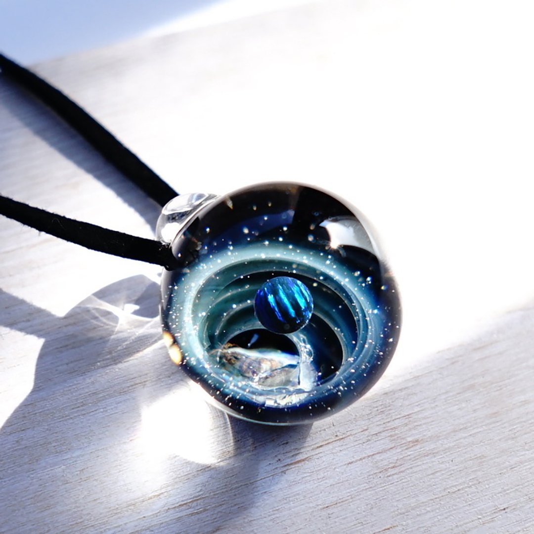 Planet, meteorite world RGB opal Meteorite space glass pendant Genuine meteorite with stars Star crystal Japanese manufacturing Japanese handicraft production Free shipping - 项链 - 玻璃 蓝色