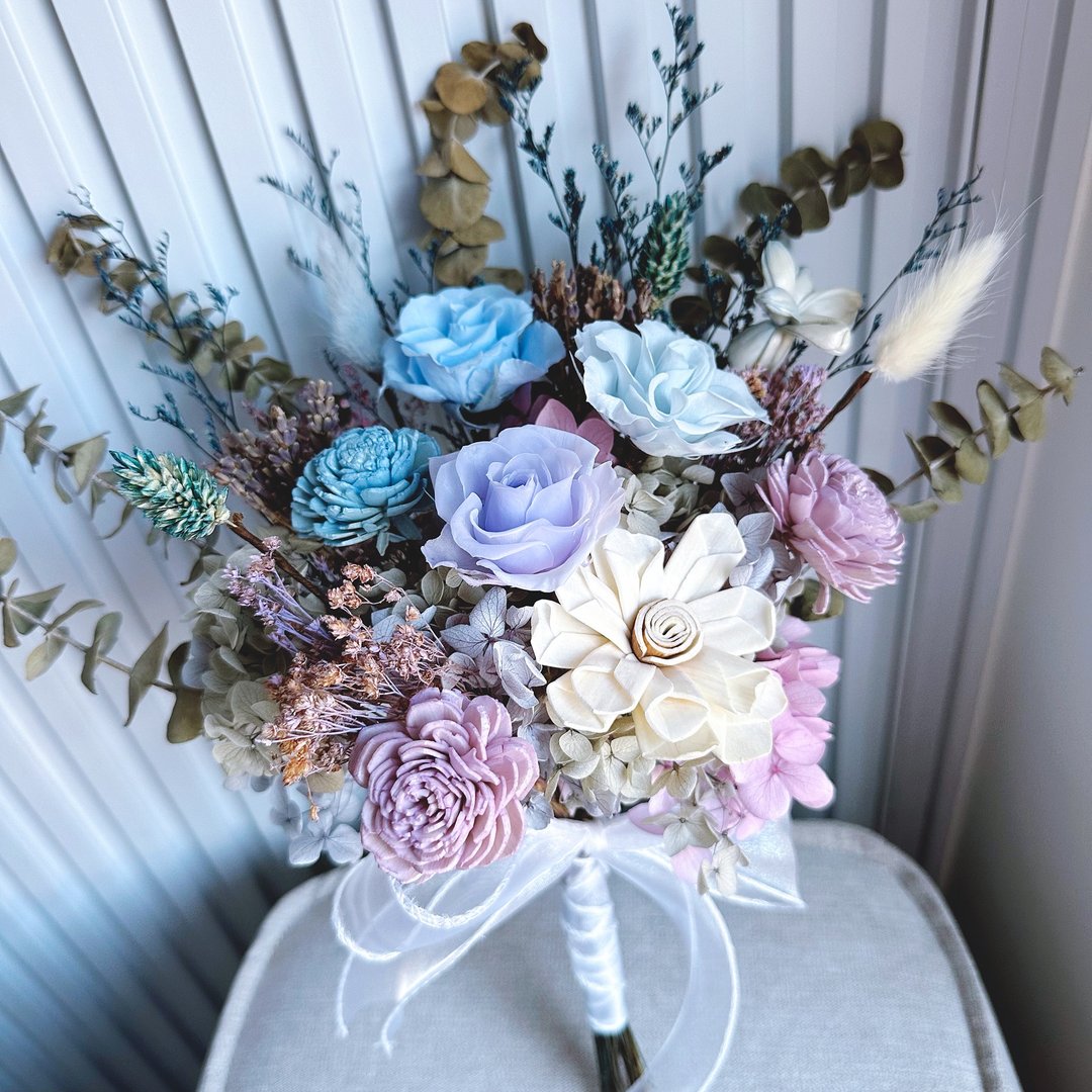 永生捧花 - 蓝紫色。新娘捧花。婚纱捧花。登记捧花。结婚。婚礼 - 干燥花/捧花 - 植物．花 多色