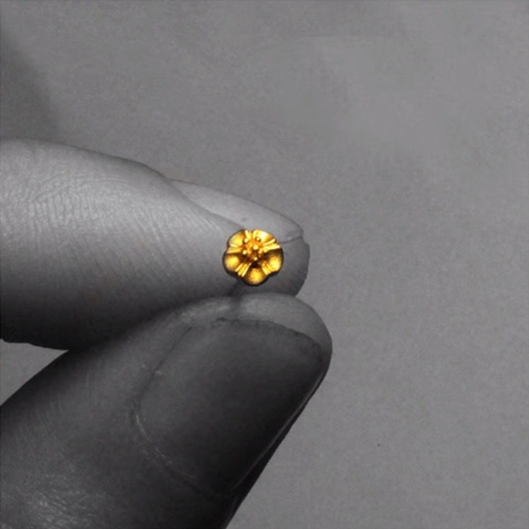 足金足银小花纯金24K金迷你小巧耳钉 - 耳环/耳夹 - 其他金属 