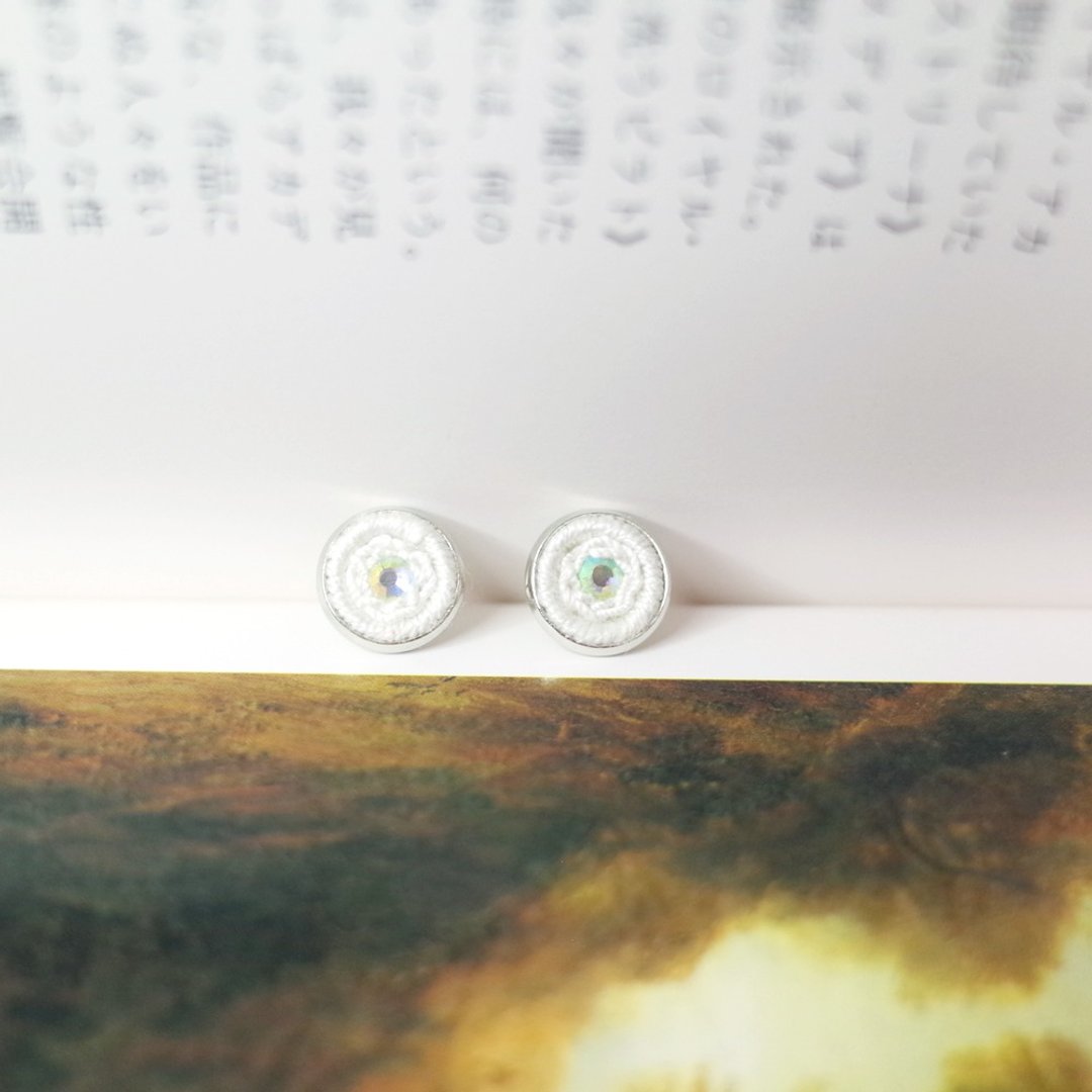 空想#17 锁链绣手刺绣耳环 耳夹/耳针 - 耳环/耳夹 - 绣线 白色
