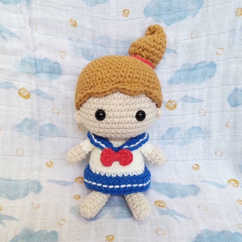 水手服囡囡公仔 手工钩织 - 玩偶/公仔 - 棉．麻 多色