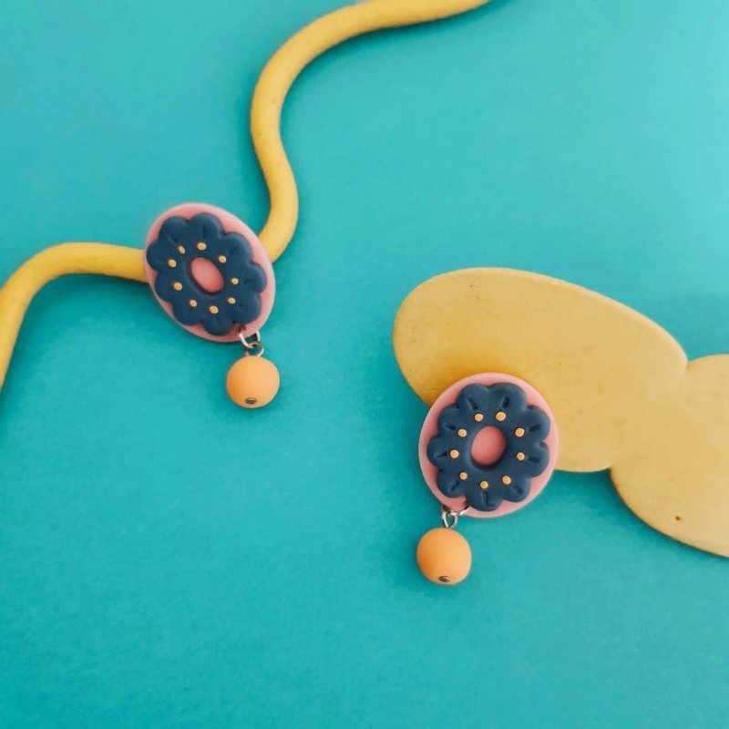 吃花女子系列 耳环 - 粉色压克力 贴耳 花朵 耳针 耳夹 - 耳环/耳夹 - 粘土 多色