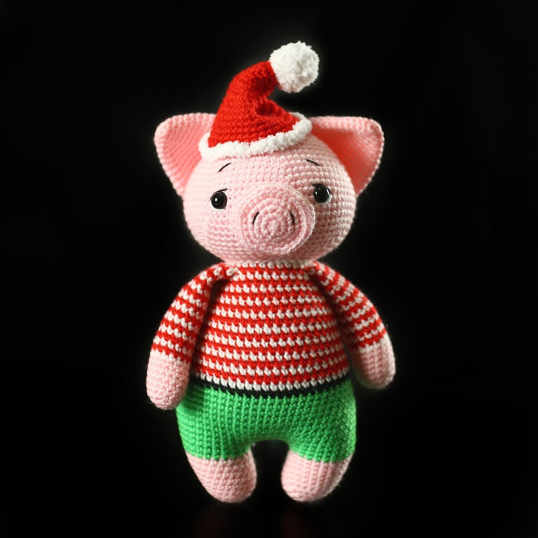 Pink piggy toy, collectible Christmas toy, crochet multi colored piggy toy. - 玩具/玩偶 - 压克力 粉红色