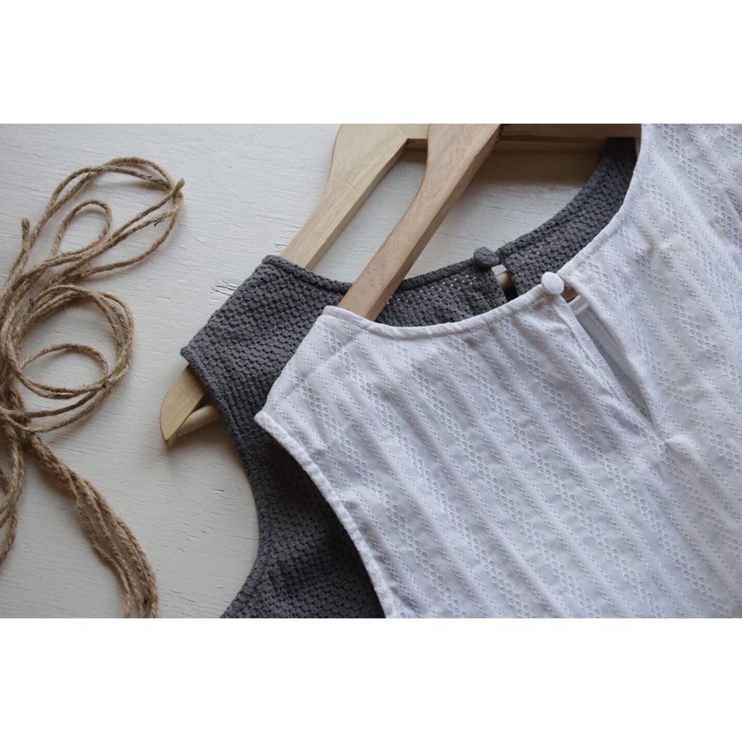Sleeveless lace fabric in it. - 女装背心 - 棉．麻 白色