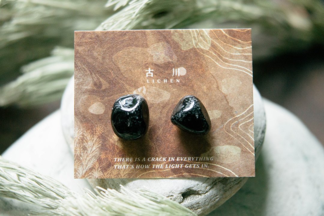 CRACK | 矿物系耳环 |  EARRINGS - 耳环/耳夹 - 玉石 黑色
