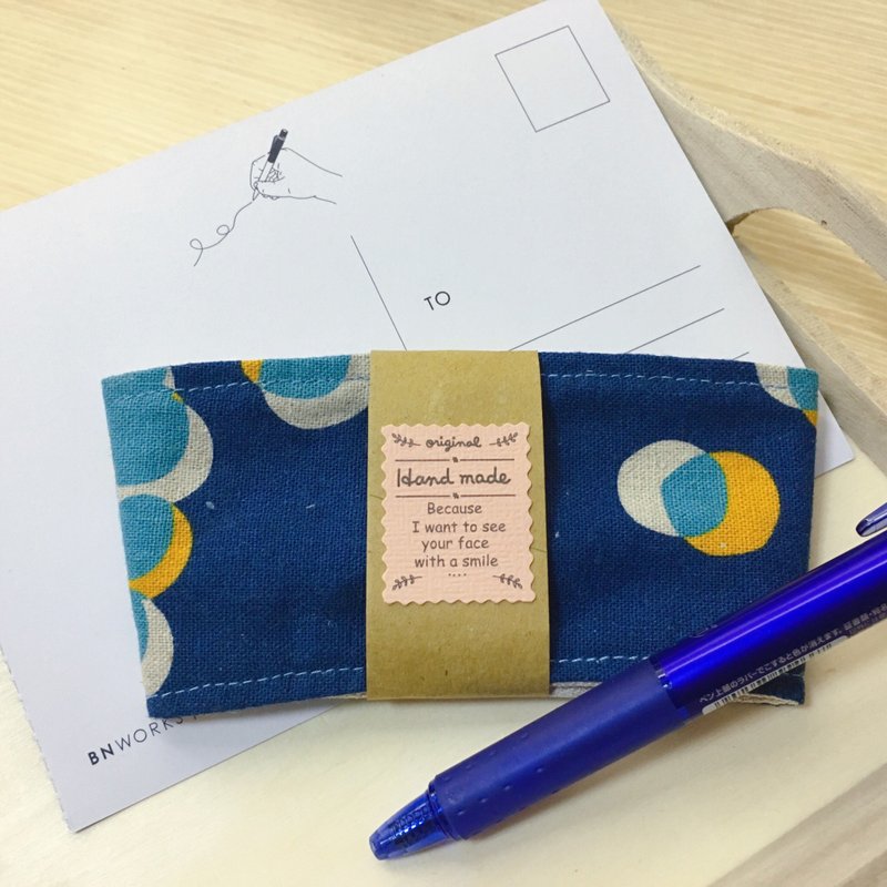 纯手工 限量款 北欧风蓝色环保隔热杯套 - 随行杯提袋/水壶袋 - 棉．麻 蓝色