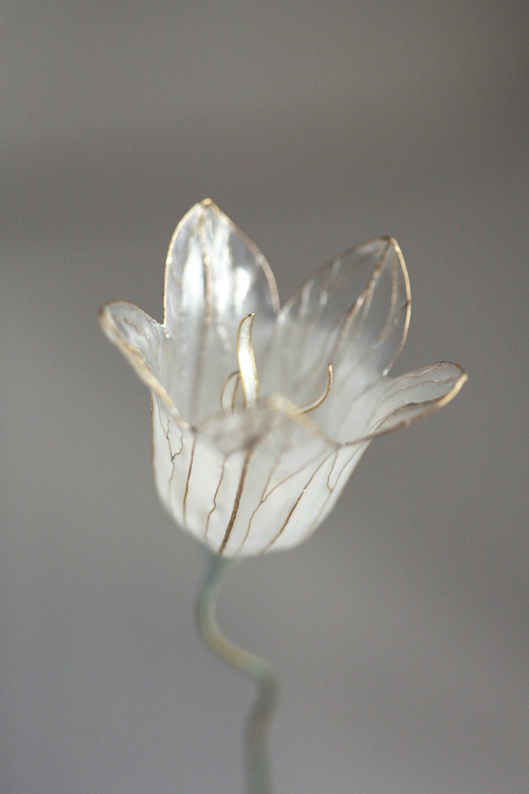 Bridal white bell hair jewelry kanzashi - 胸针 - 其他材质 白色