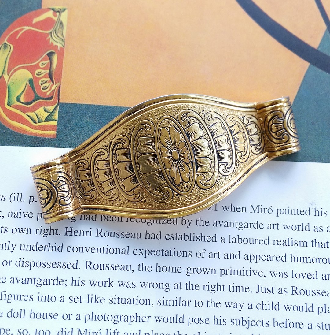 Vintage Jewelry 西洋古董饰品 金色调  优美 压纹花卉 别针 - 徽章/别针 - 其他金属 金色