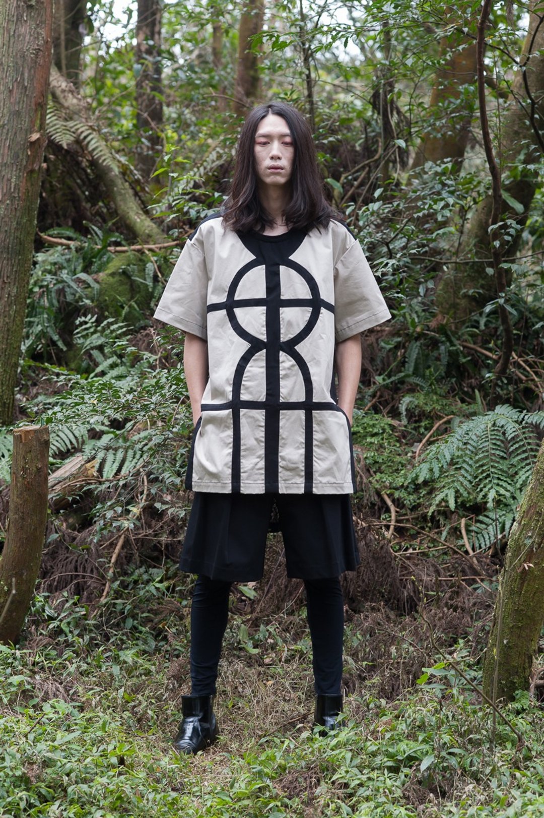 教堂窗花框架剪接OVERSIZE T(161T02) - 中性连帽卫衣/T 恤 - 其他材质 卡其色