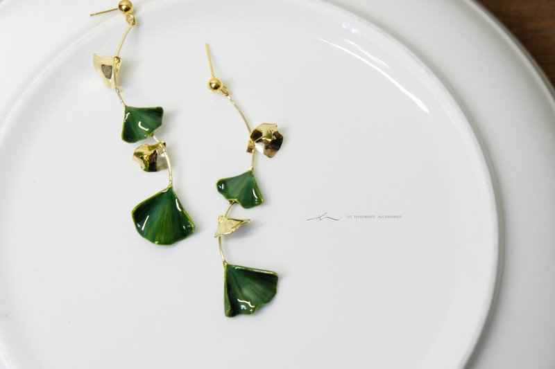 耳针x耳夹水晶花_尤加利裙摆(长款)_光点饰品 - 耳环/耳夹 - 树脂 绿色