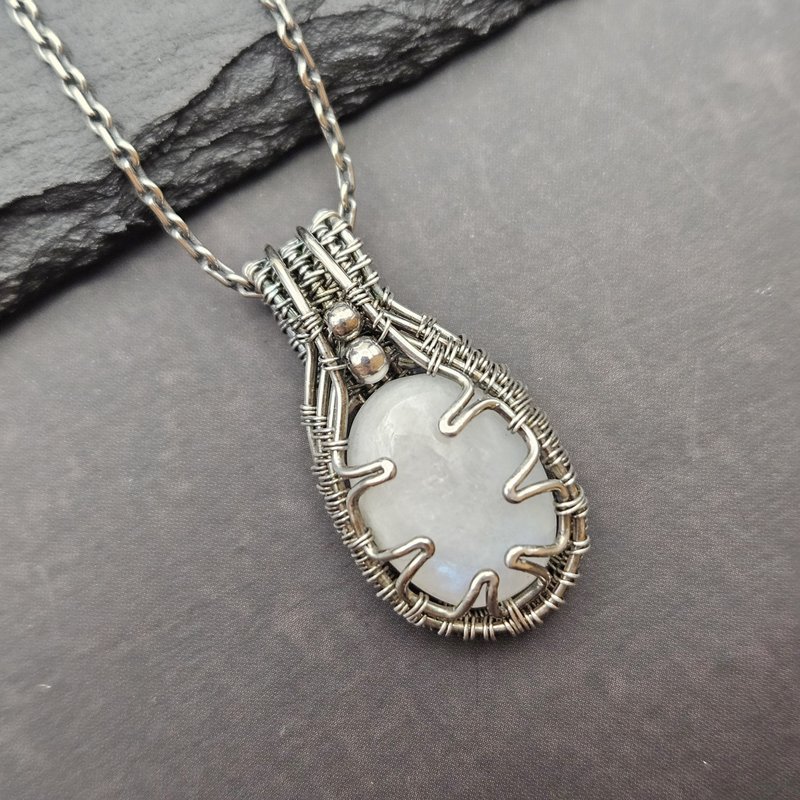 月亮石 造旧银线吊坠 金属绕线 - 项链 - 纯银 白色
