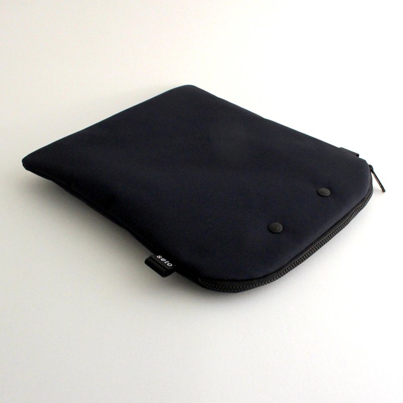 seto / creature bag / PC case / Bag in bag / Case A4 / Black - 化妆包/杂物包 - 聚酯纤维 黑色