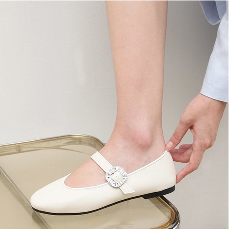 PRE-ORDER SPUR 花環扣平底鞋 RS7031 IVORY - 芭蕾鞋/娃娃鞋 - 其他材质 