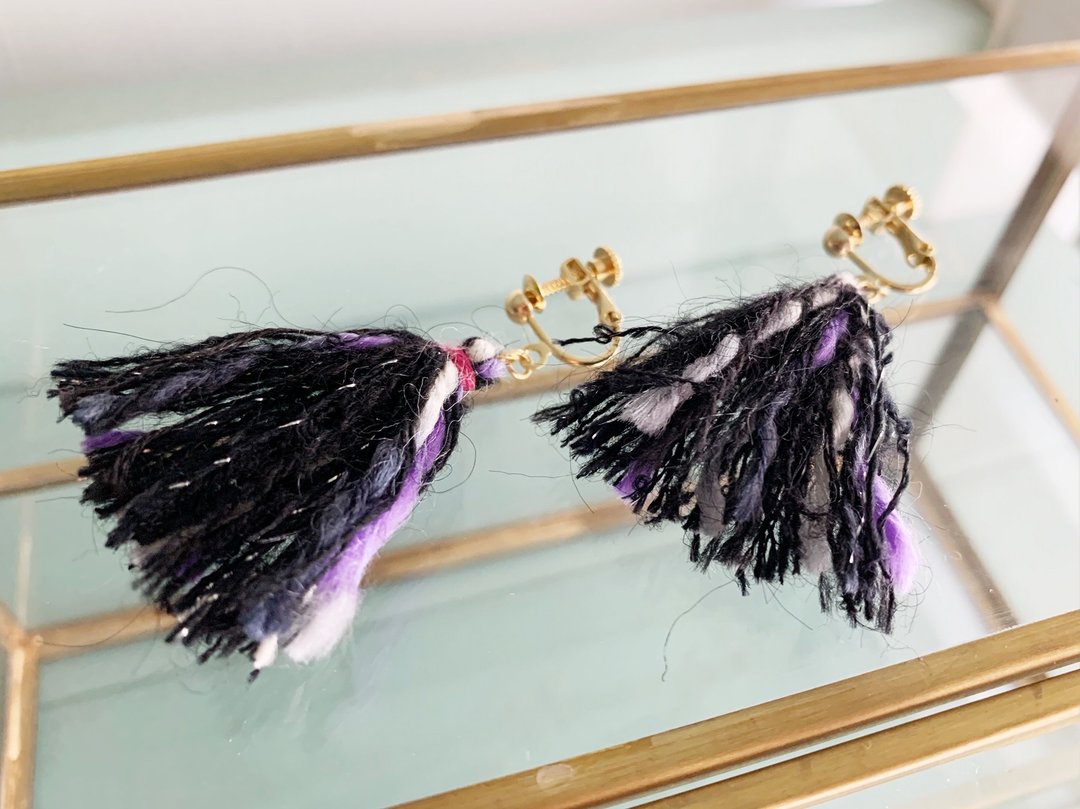 Soft and colorful tassel earrings or Clip-On 6 - 耳环/耳夹 - 棉 黑色