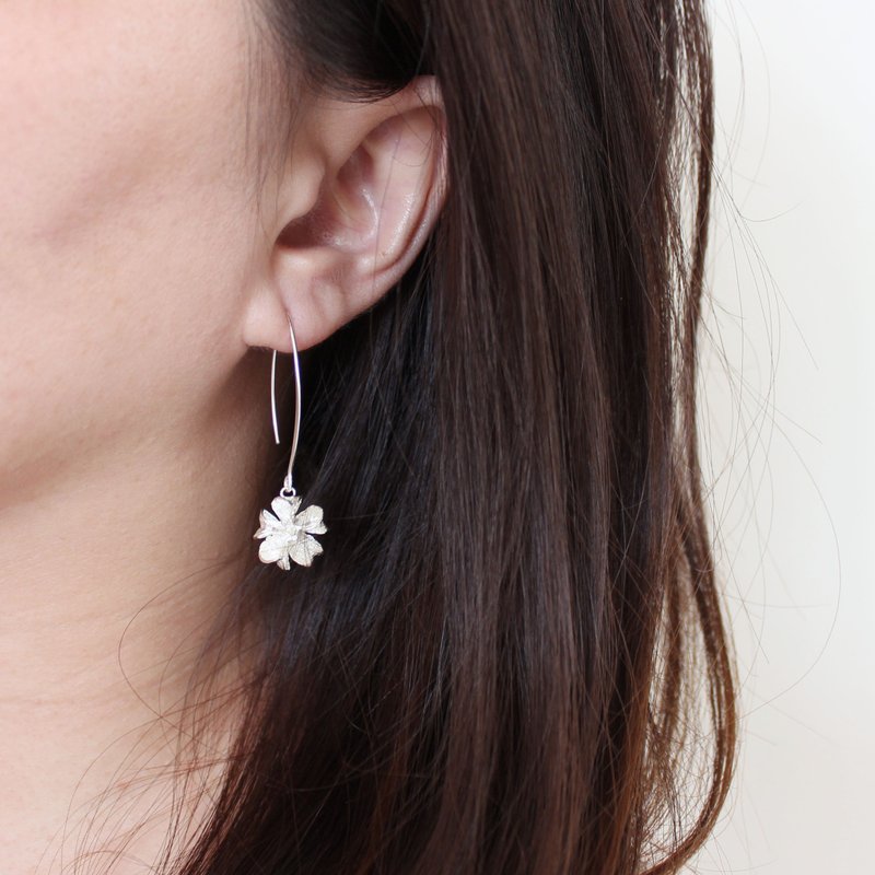 紫薇果实 纯银耳环 18K镀金耳环 夹式耳环 中耳勾 二色 - 耳环/耳夹 - 纯银 银色