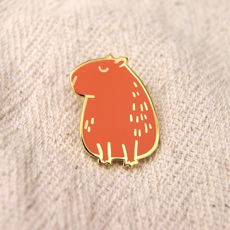 水豚金属襟章 - 胸针 - 其他金属 咖啡色