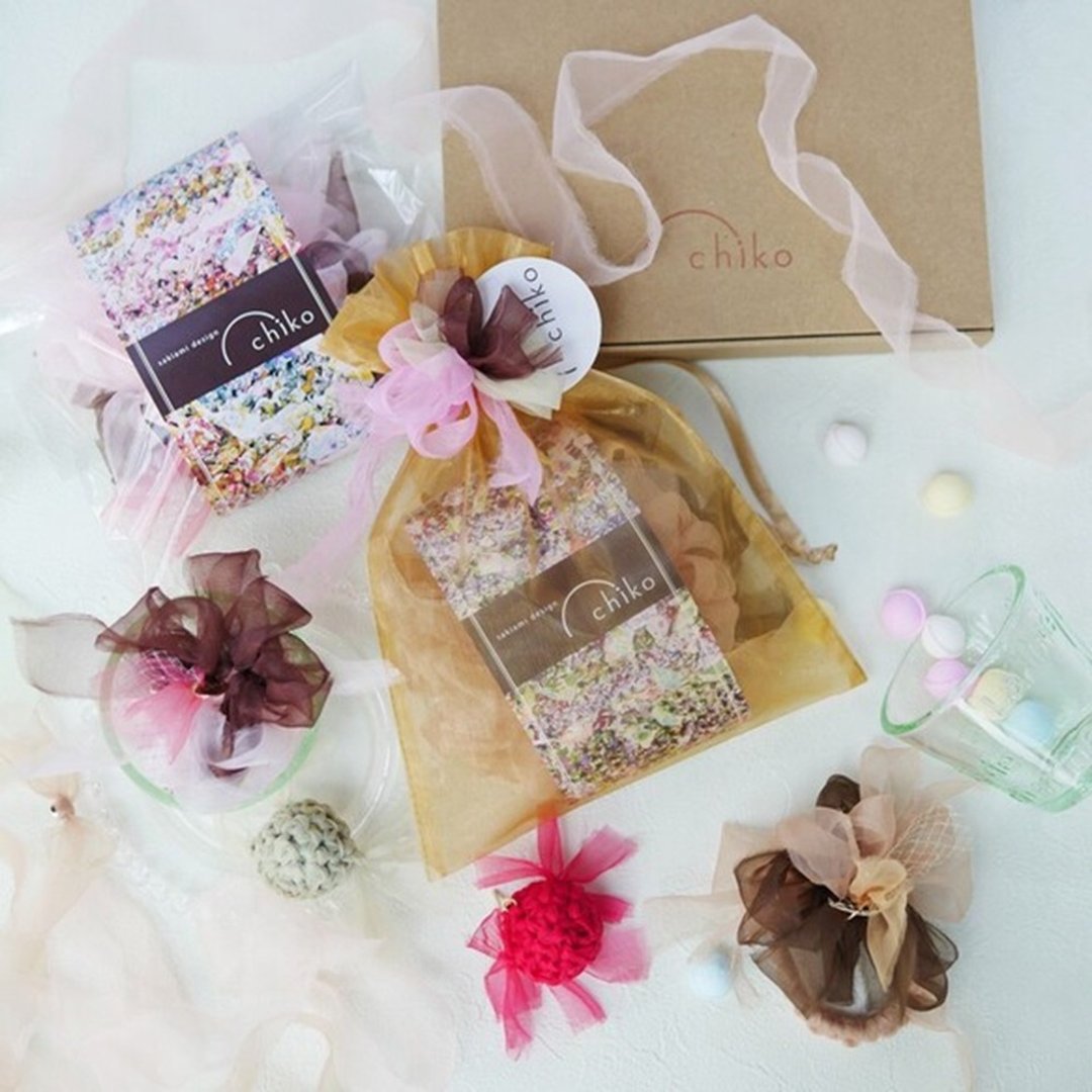Selectable gift wrapping || Red | For swaying flowering frills - 耳环/耳夹 - 其他材质 多色