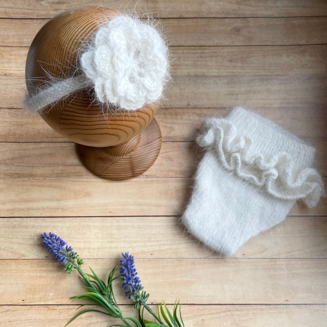 Newborn baby girl photo set included diaper cover and crocheted flower headband - 婴儿帽/发带 - 羊毛 白色