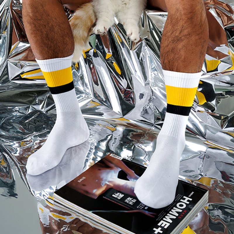 AttentionWear Sockkon黄黑宽条中长筒运动袜│黑白两色可选 棉袜 - 袜子 - 棉．麻 白色