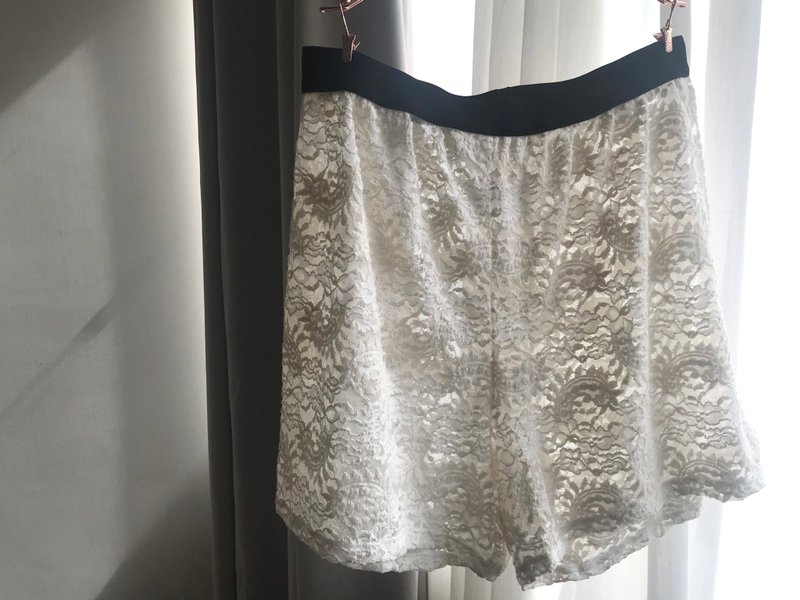 白玫瑰骑士・女版刺绣蕾丝居家裤・台湾制・ - 居家服/睡衣 - 棉．麻 白色