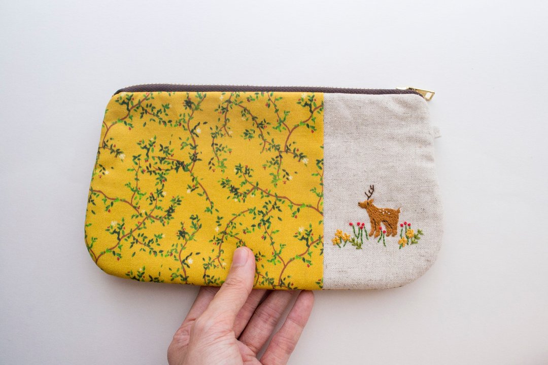 鹿 Deer Embroidered Zip Pouch- Tembusu Print - 其他 - 棉 多色