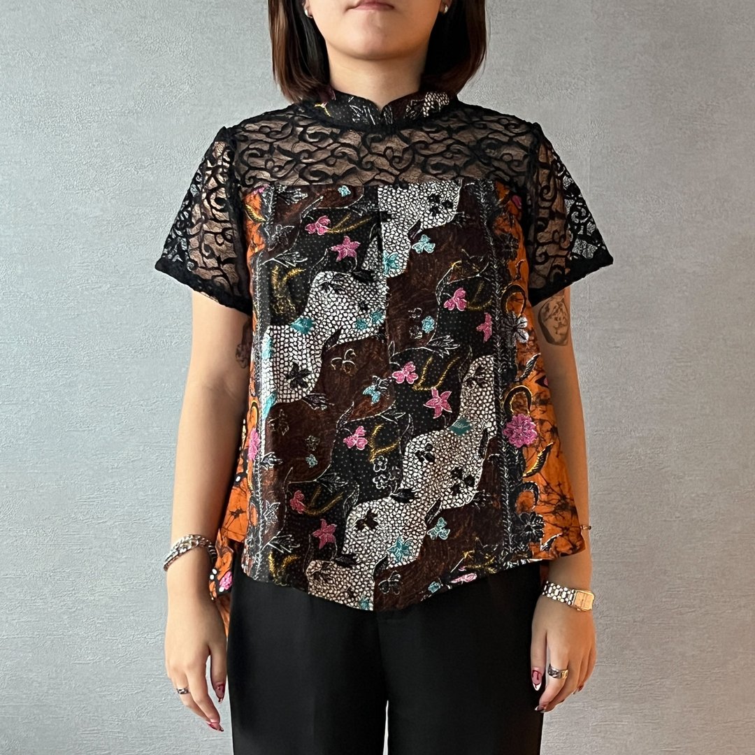 【INBATIC】RENDALA - Batik Laced Top 蕾丝上衣 - Brown Leaves - 女装衬衫 - 棉．麻 多色