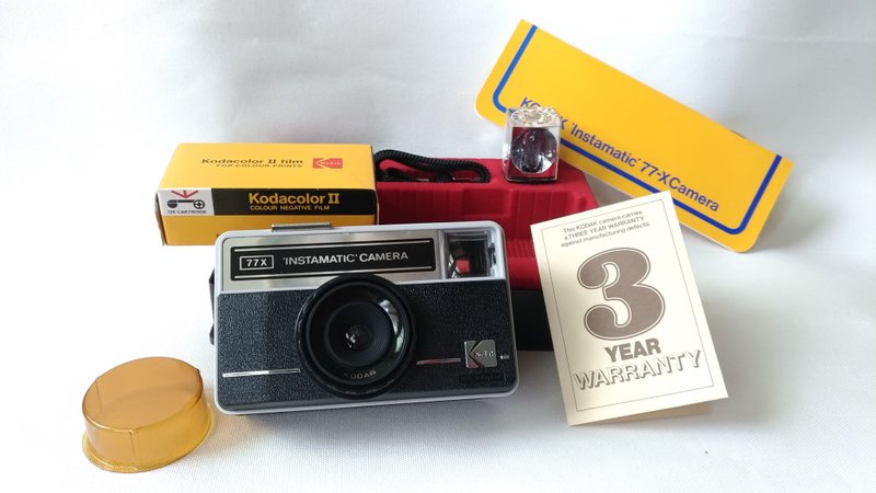 1977-1984 Kodak Instamatic 77X Camera Outfit - 相机 - 其他金属 黑色