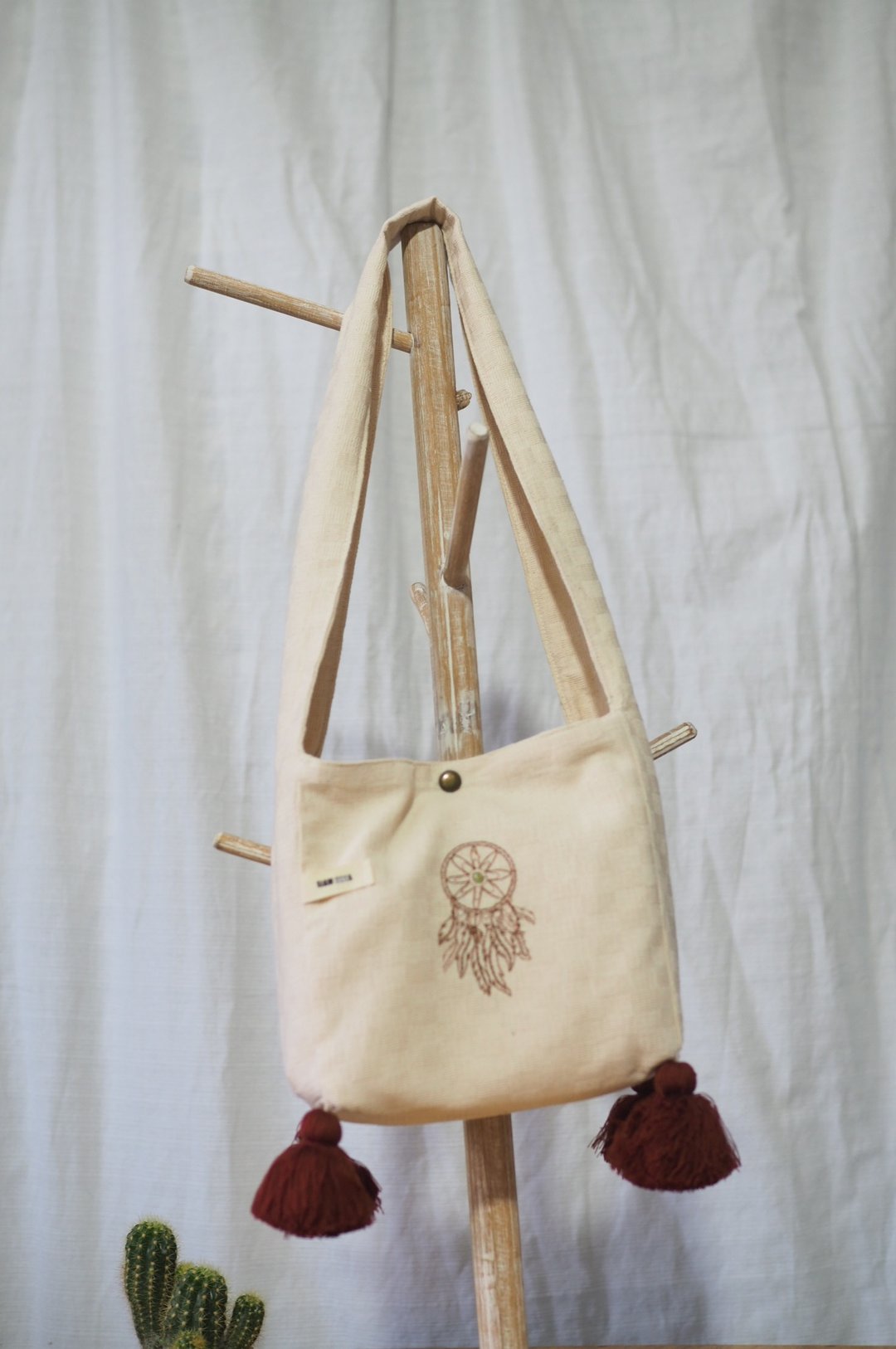 自然棉質刺繡單肩袋 呢款單肩袋由天然棉布製成 - 手提包/手提袋 - 棉 
