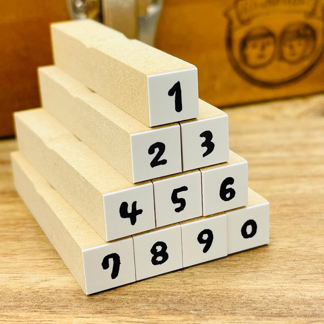 Rira Rira Hanko 10-piece set of 10mm square rubber stamps - 印章/印台 - 木头 多色