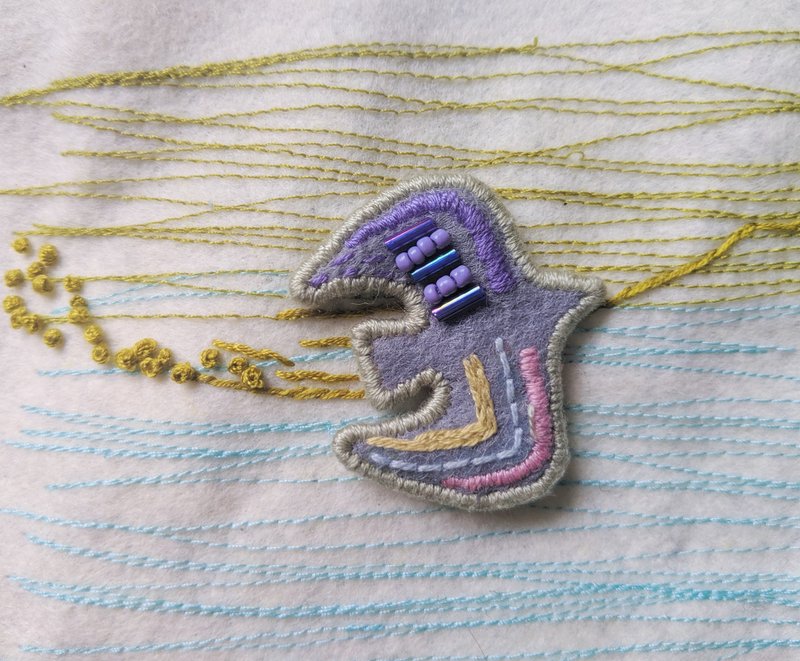 【山川湖泊飞鸟】 手工刺绣/手作胸针 - 胸针 - 绣线 