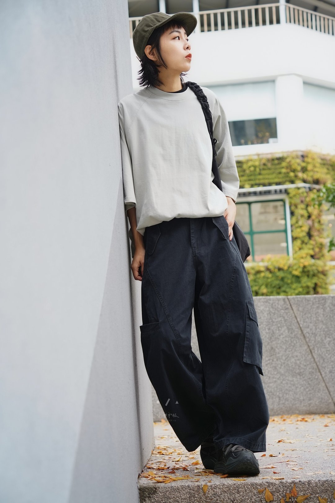 卢森堡公园散步斜肩上衣 - 4 色 - 女装 T 恤 - 棉 蓝色