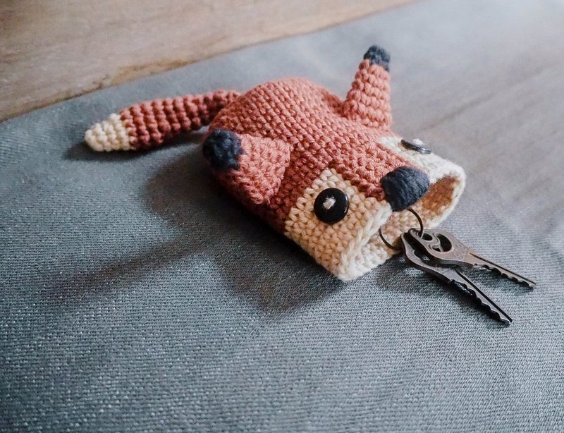 knitted key cover - 钥匙链/钥匙包 - 其他材质 咖啡色